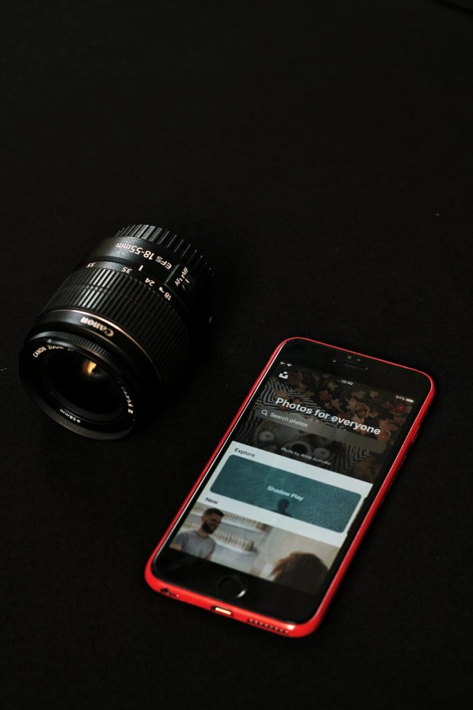 space grey iPhone 6 flickr user interface, photography sharing, community platform